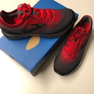 Brooks Levitate 2 Red/Ebony/black